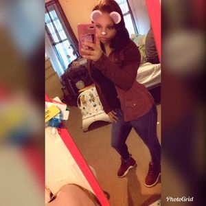 Meet your Posher, Kennethia